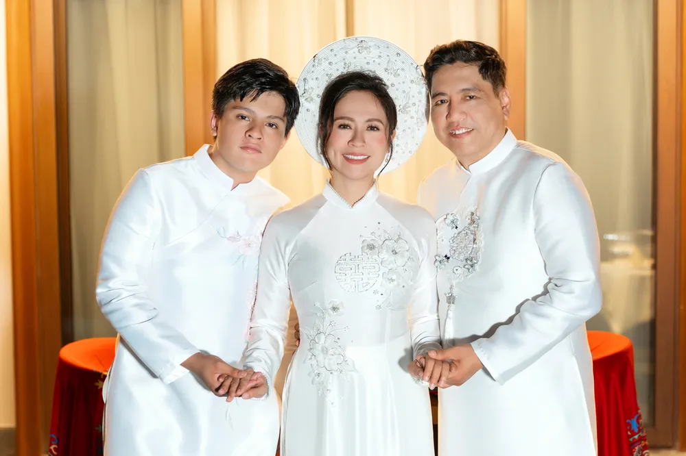 thanh thuy duc thinh 2.jpeg