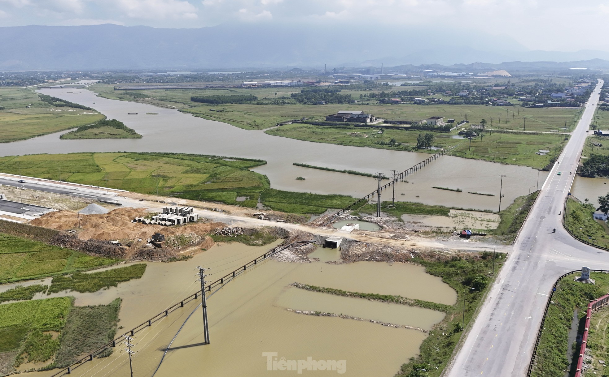 Lý do dự án đường nghìn tỷ ở Hà Tĩnh thi công 'nhảy cóc' ảnh 14
