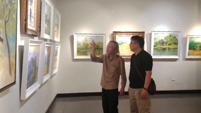 "Sắc quê 4" đặc biệt thu hút nhà sưu tập và du khách quốc tế ảnh 1