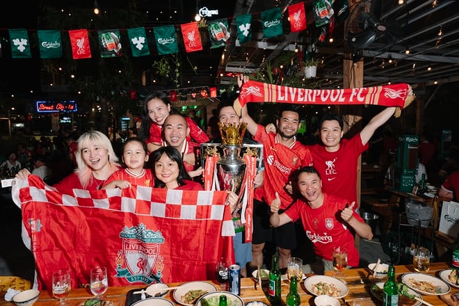 Cùng Carlsberg bật chất ‘fan cứng’ Liverpool FC, bật hè tuyệt đỉnh ngay giữa lòng TP.HCM- Ảnh 2.
