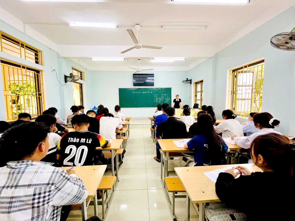 Trường THPT Yên Minh, huyện Yên Minh tập trung tổ chức ôn luyện, hướng dẫn học sinh phương pháp làm bài thi.
