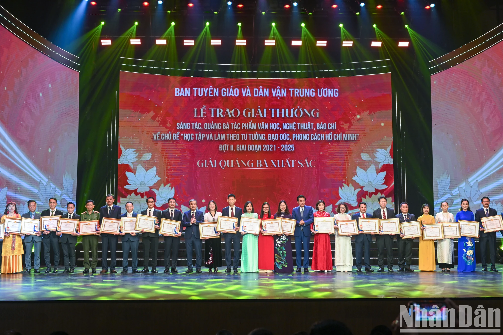 [Ảnh] Lễ trao giải thưởng các tác phẩm về học và làm theo Chủ tịch Hồ Chí Minh ảnh 8