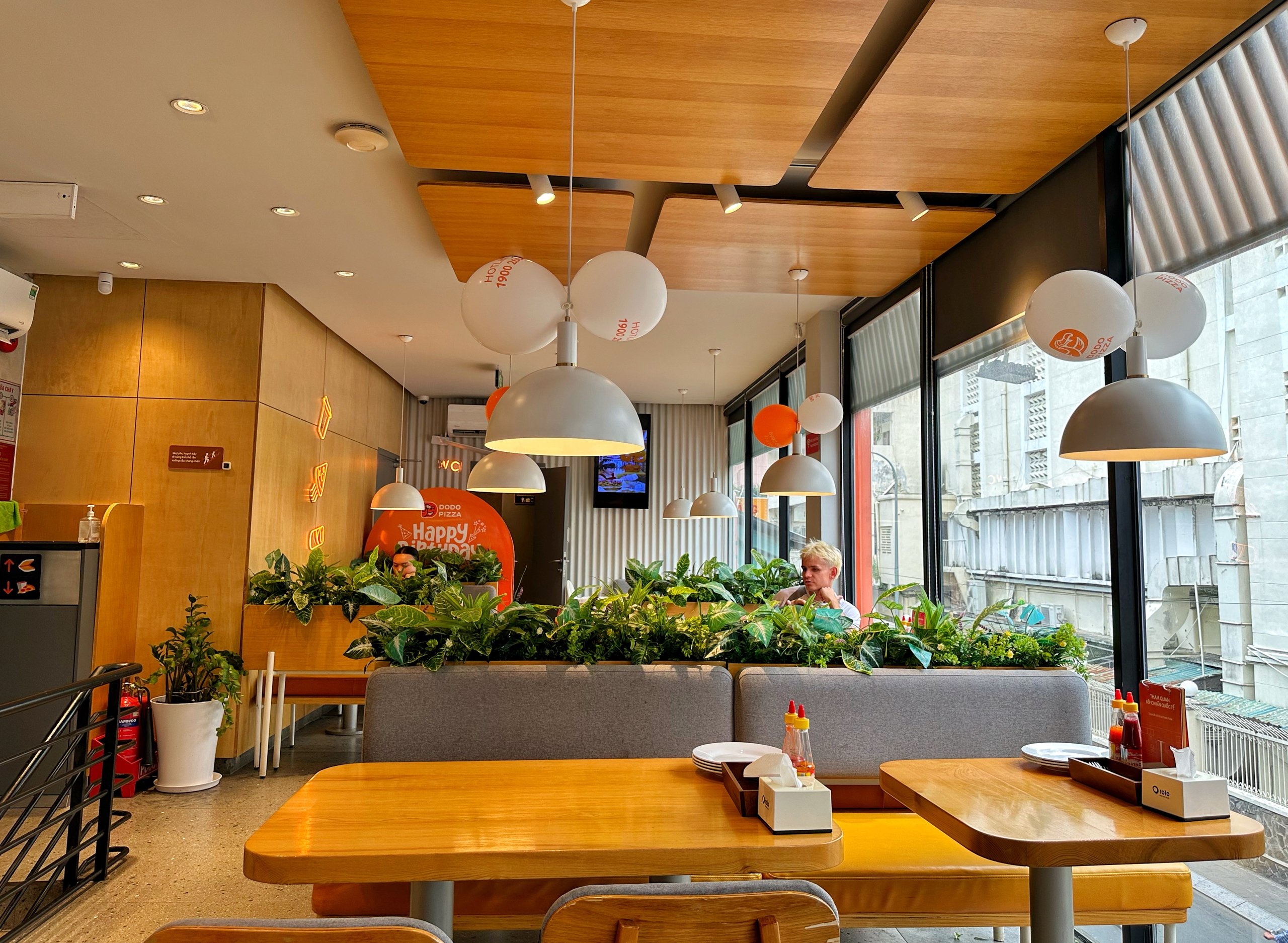 Chuỗi pizza nổi tiếng đóng cửa toàn bộ chi nhánh ở TP.HCM: Khách quen nuối tiếc - Ảnh 2.