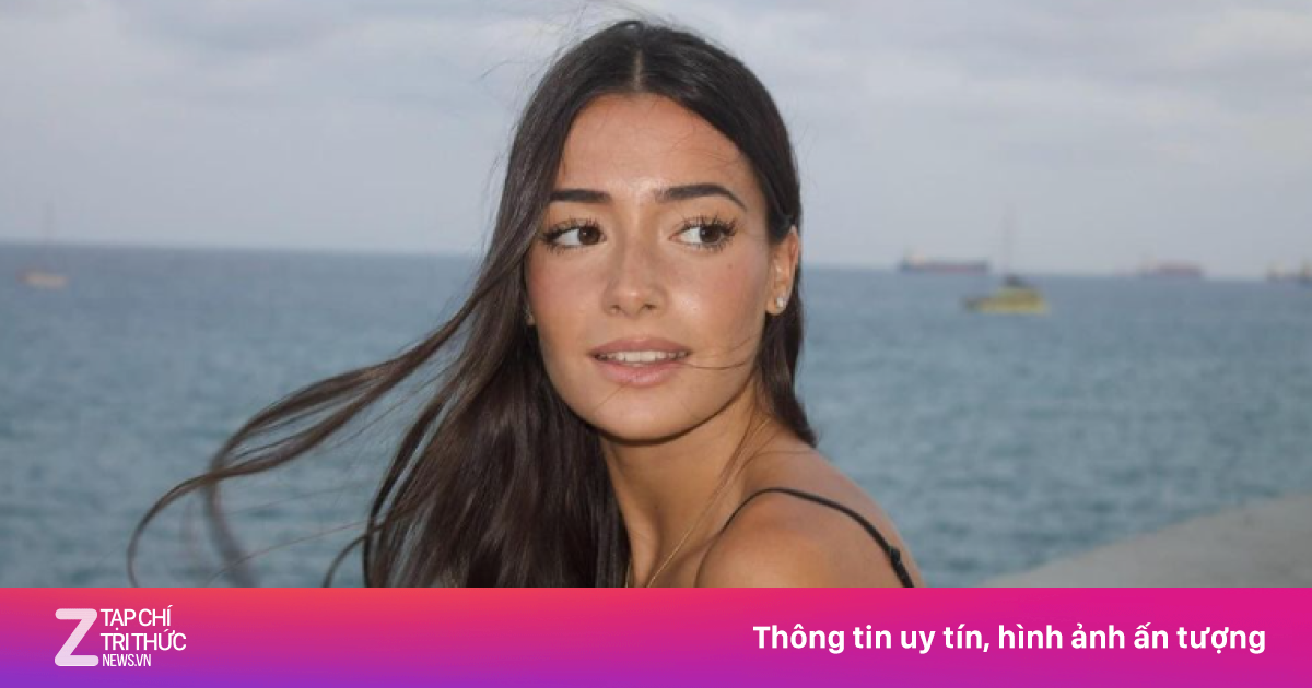 La novia del astro del Barcelona llama la atención