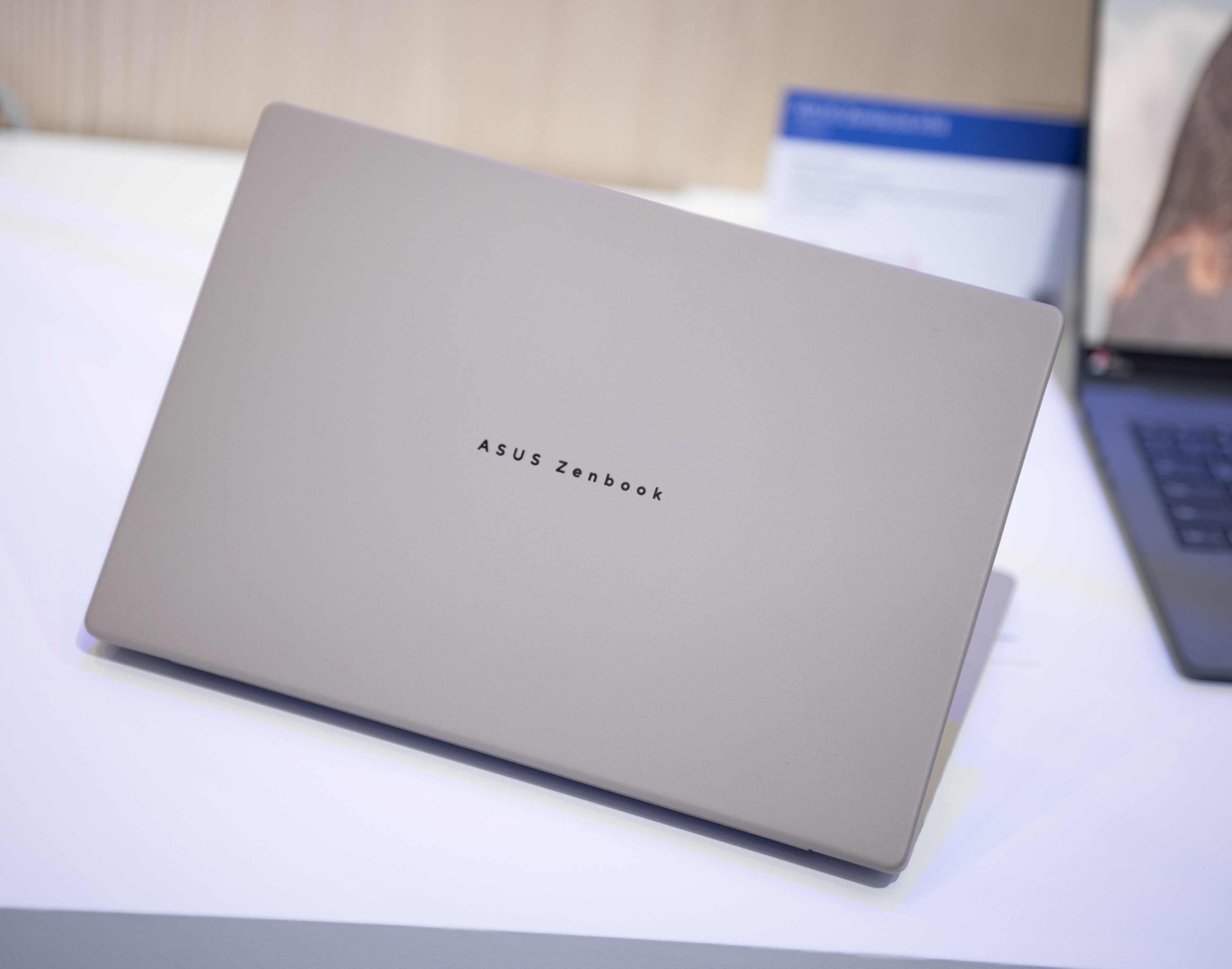 laptop asus snapdragon anh 4