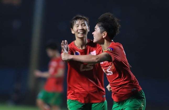 Wuhan Jianghan vs HCMC ការទស្សន៍ទាយរបស់ស្ត្រី វេលាម៉ោង 3:00 រសៀល។ ថ្ងៃទី ២១ ខែ ឧសភា៖ បន្ត​សរសេរ​ប្រវត្តិរូប ១