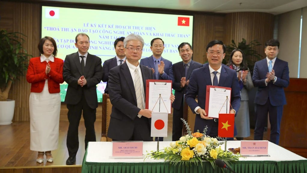 On February 25, 2025, TKV and JOGMEC (Japan) signed an agreement on training in coal mining and safety technology in 2025. Photo: Provided by TKV