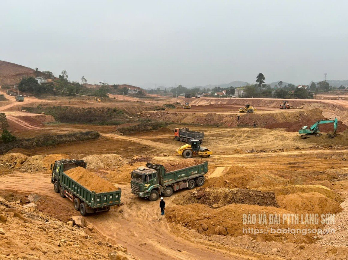 Project enterprise for excavation and embankment of ground level for investment project on construction and business of infrastructure of VSIP Lang Son industrial park