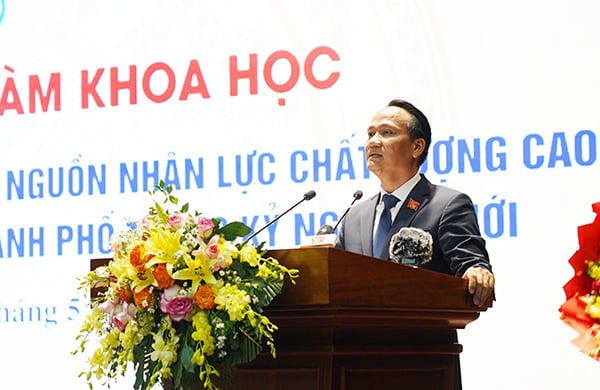Phó Bí thư Thường trực Thành uỷ Đà Nẵng Nguyễn Đình Vĩnh phát biểu tại toạ đàm khoa học chiều ngày 20/5.