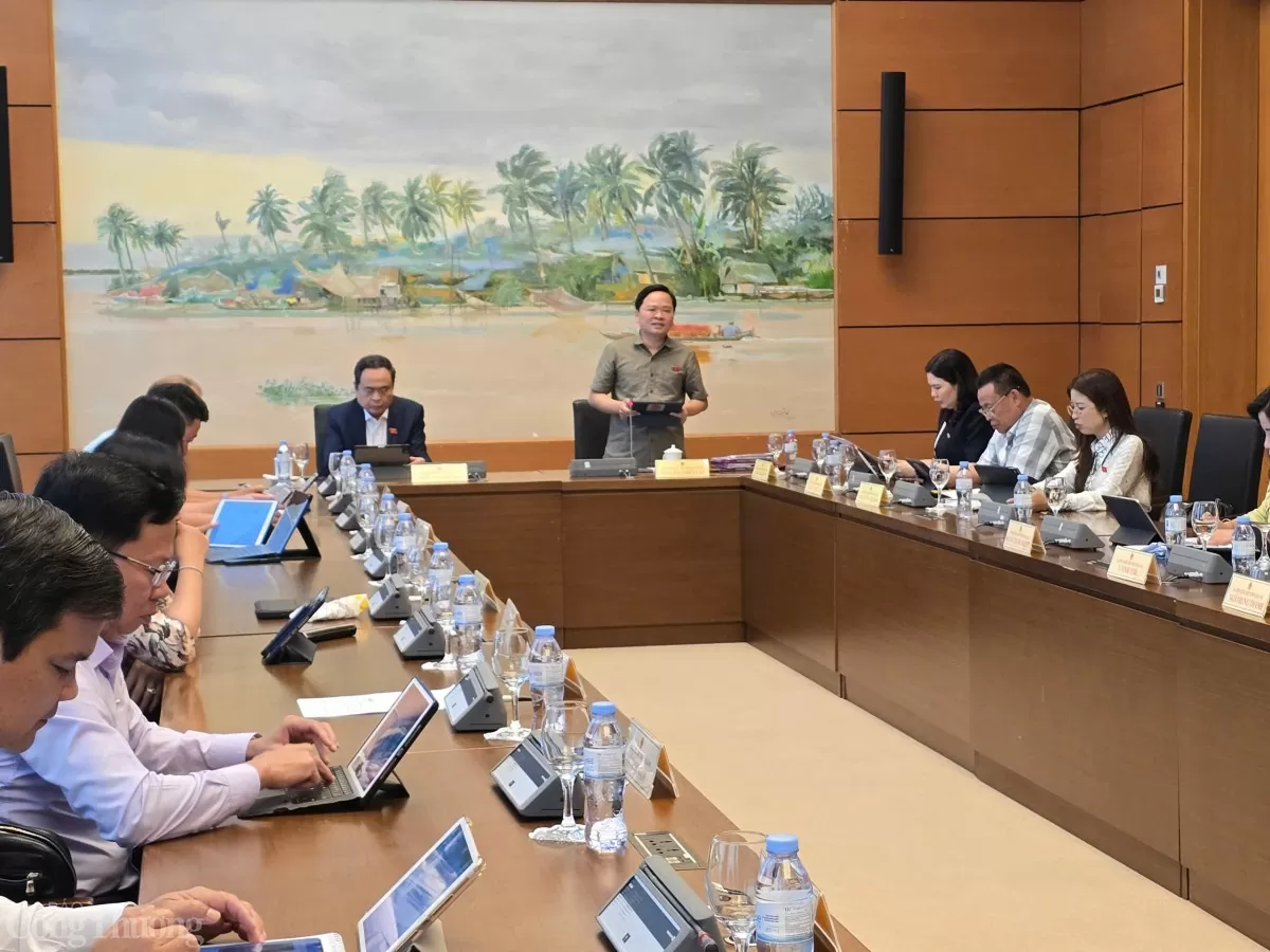 Toàn cảnh họp tổ 13