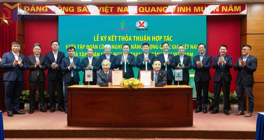 On April 10, TKV and PVN signed a comprehensive cooperation agreement.
