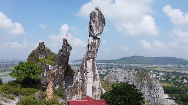 Chi 17 tỉ đồng để cứu di tích quốc gia Hòn Vọng Phu- Ảnh 1.