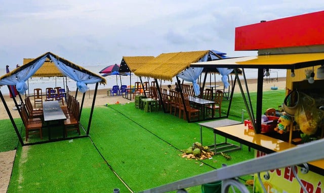 Vụ cảnh khó tin ở bãi biển nổi tiếng Thanh Hóa: Đồng loạt tháo dỡ - Ảnh 4.