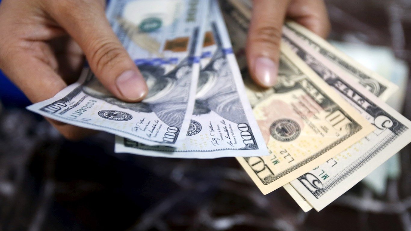 Tỷ giá ngoại tệ hôm nay 215 Đồng USD tiếp tục trượt giá