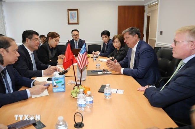 ttxvn-bo-cong-thuong-google-space-x-lockheed-martin-excelerate-energy-4.jpg