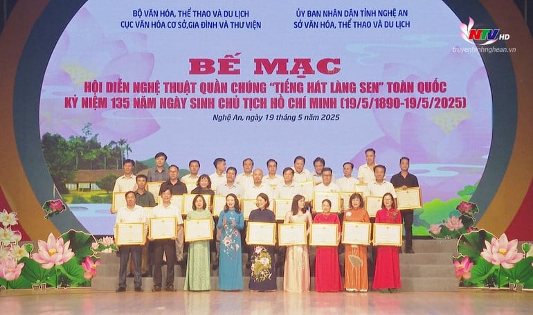 bang-khen.jpg
