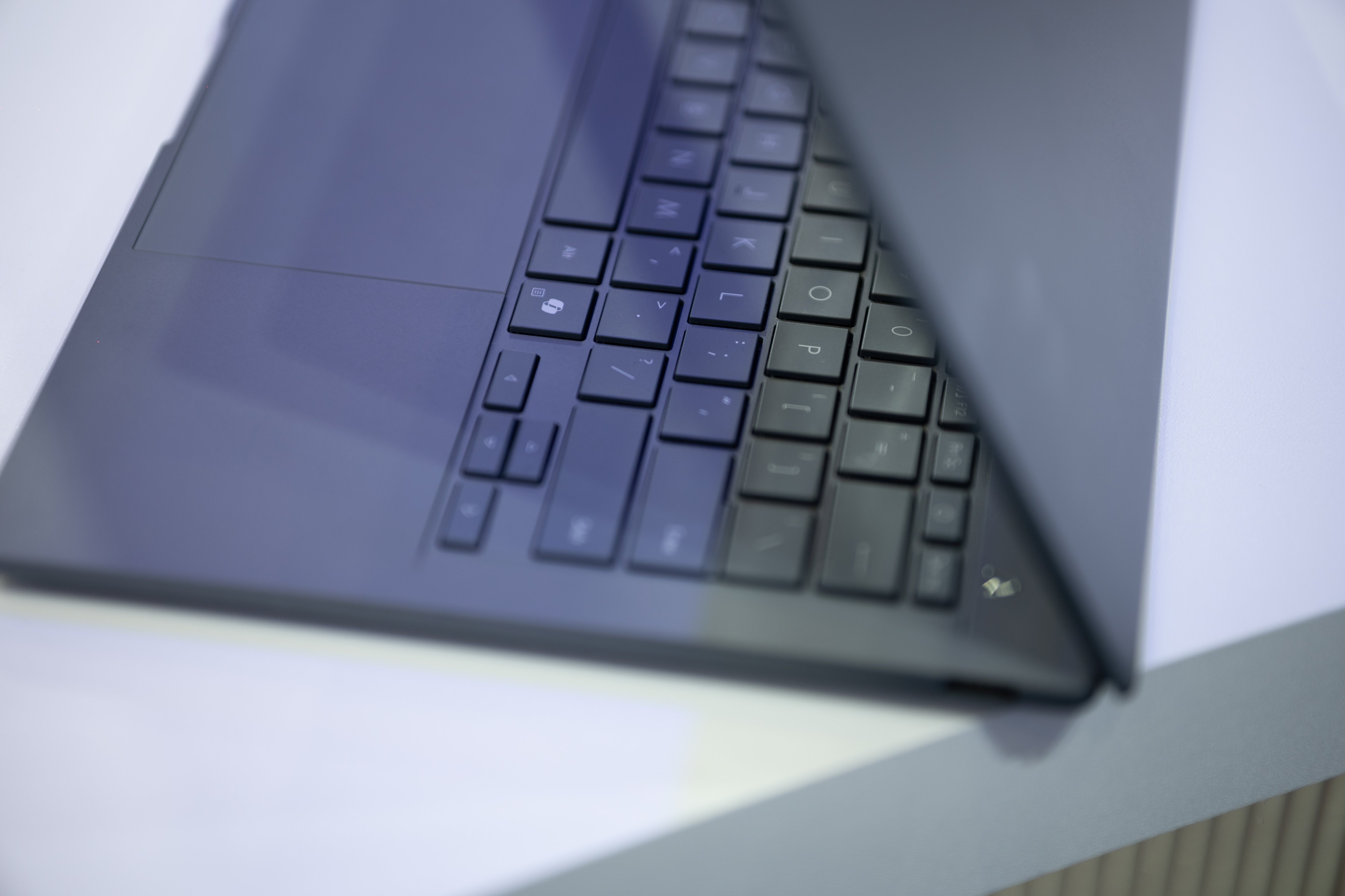 laptop asus snapdragon anh 6