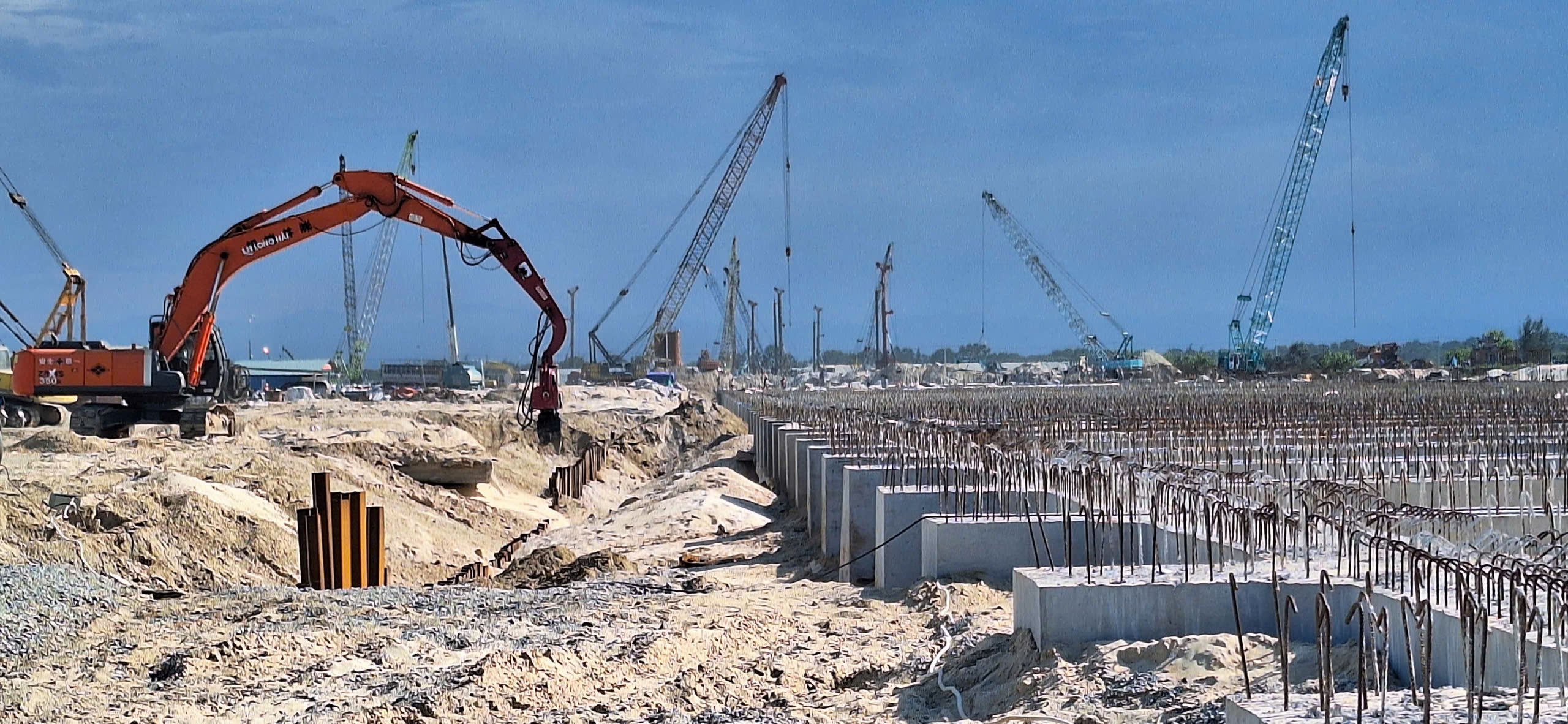 Kiểm tra tiến độ thi công dự án Khu bến cảng Mỹ Thủy