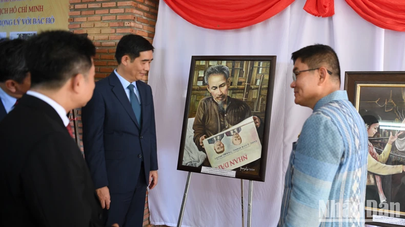 Feier zum 135. Geburtstag von Präsident Ho Chi Minh in der Provinz Nakhon Phanom, Thailand, Foto 6