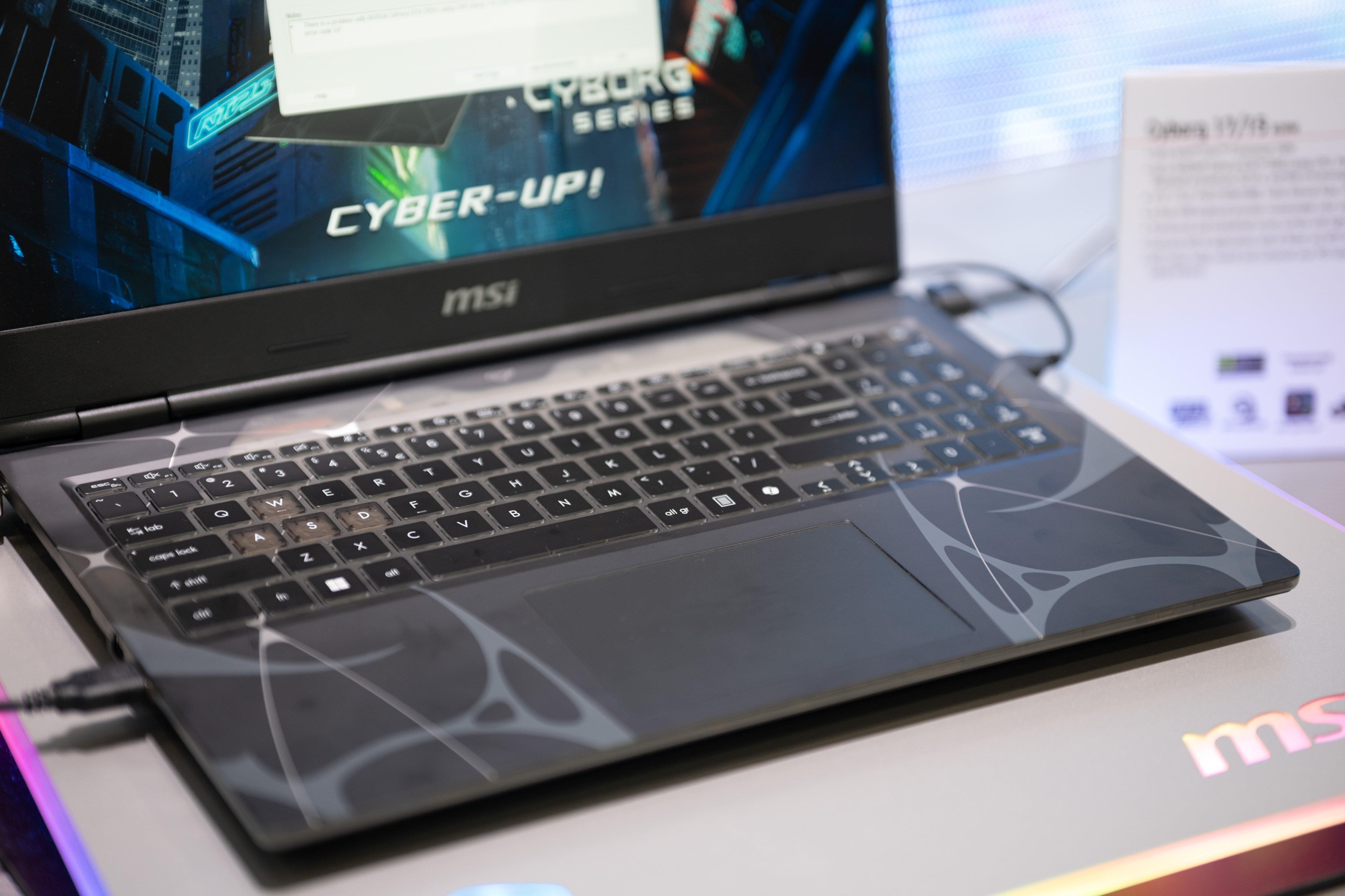 Laptop cua Jensen Huang anh 2
