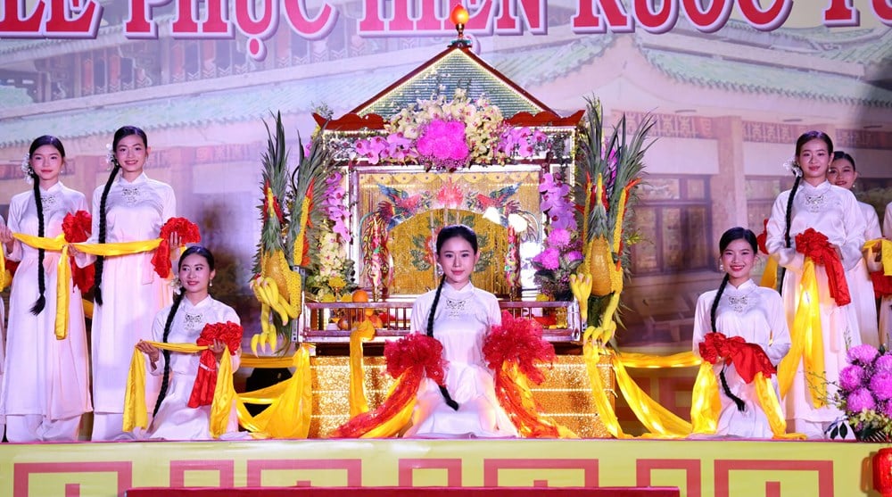 Độc đáo Lễ phục hiện rước tượng Bà Chúa Xứ núi Sam  - ảnh 12