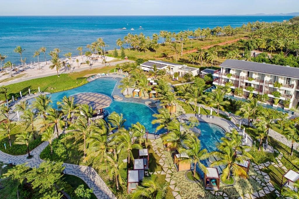 Tận hưởng kỳ nghỉ tại resort Phú Quốc có hồ bơi đẹp trên Traveloka