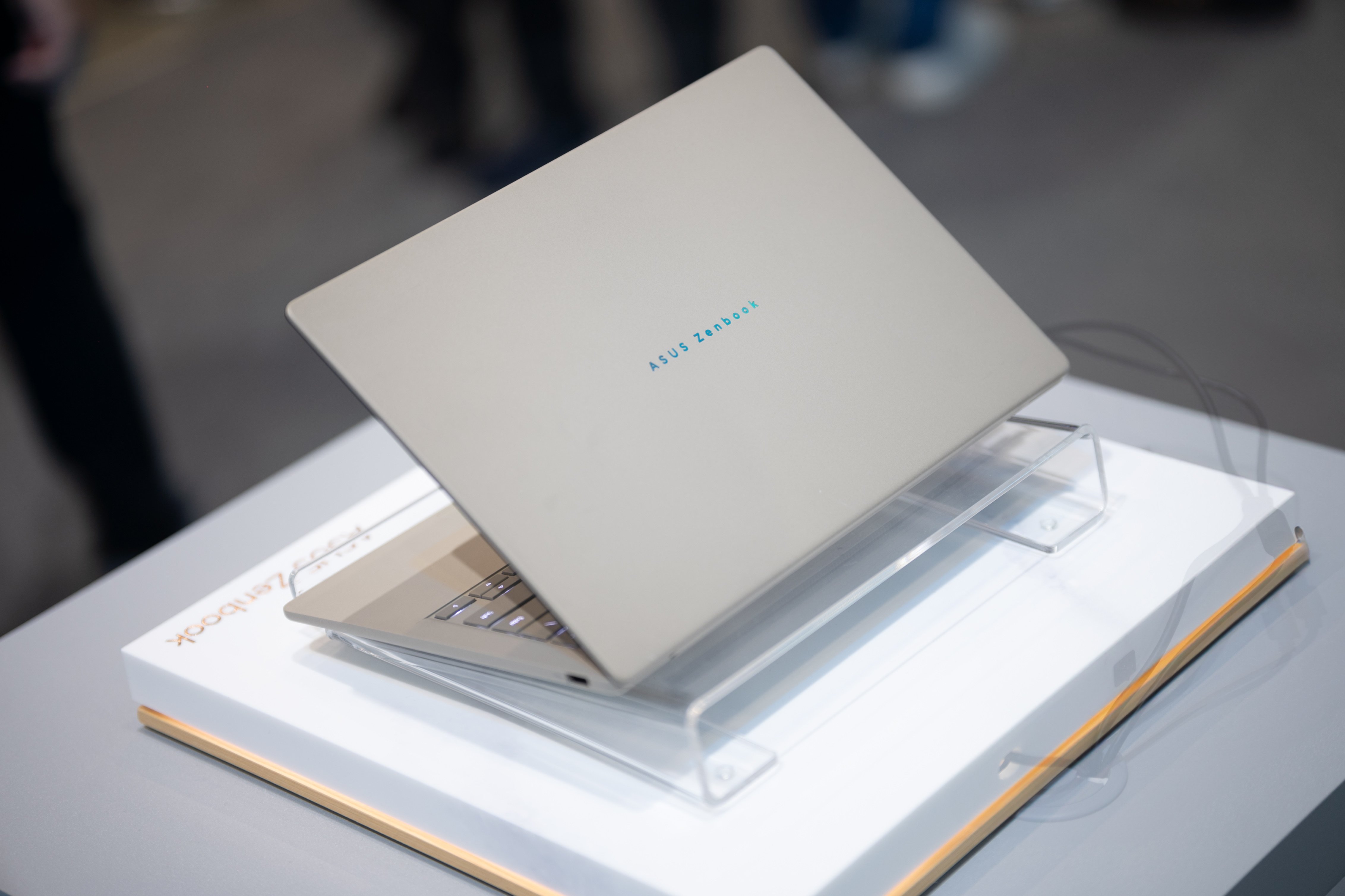 laptop asus snapdragon anh 13