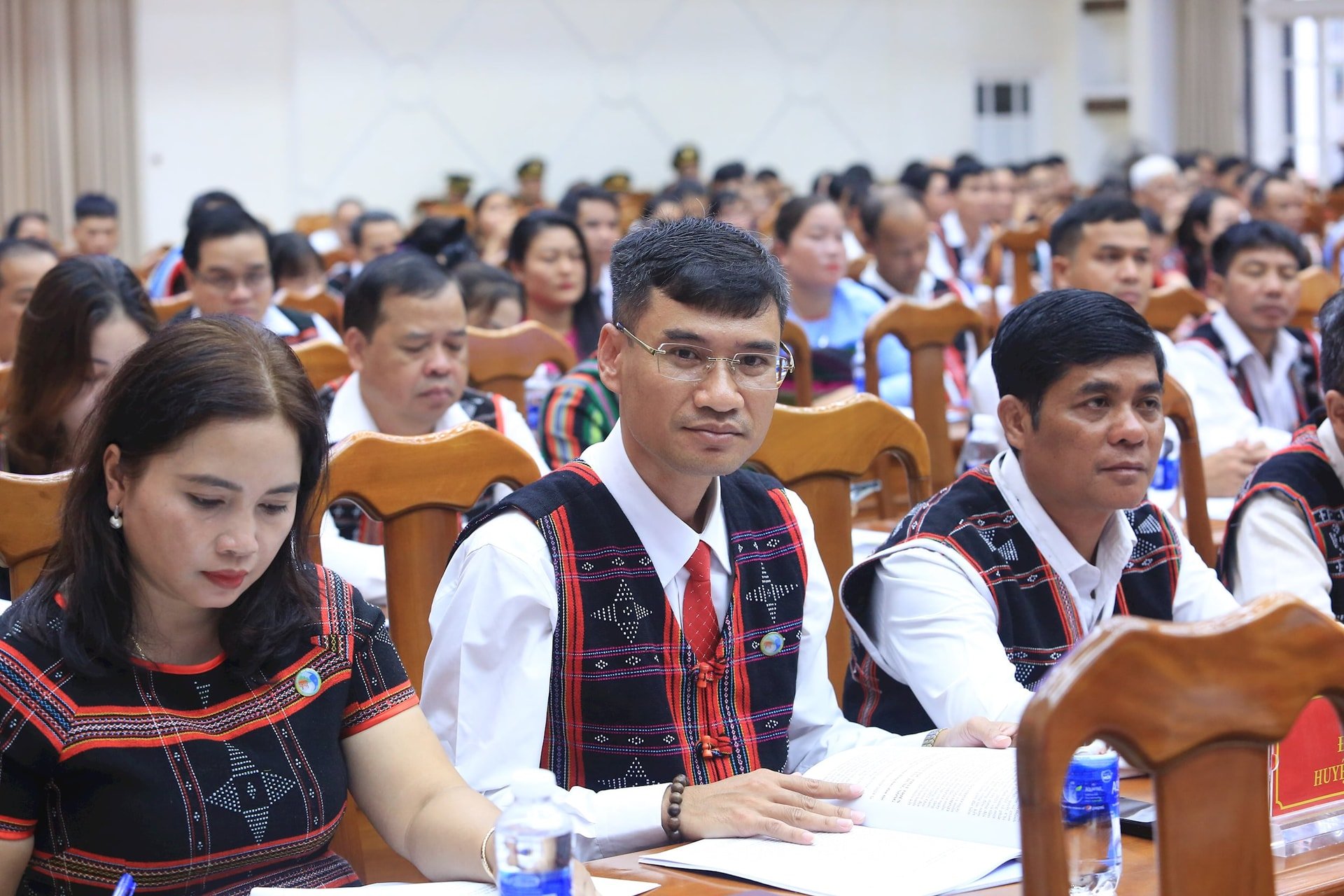 Các nhà nghiên cứu kỳ vọng, sau khi hoành chỉnh bộ chữ viết Cơ Tu sẽ giúp nâng cao việc sử dụng chữ viết trong cộng đồng, góp phần bảo tồn giá trị văn hóa đặc sắc của tộc danh Cơ Tu. Ảnh: ALĂNG NGƯỚC