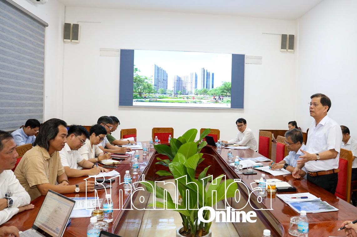 Đồng chí Nguyễn Tấn Tuân phát biểu kết luận tại cuộc họp.