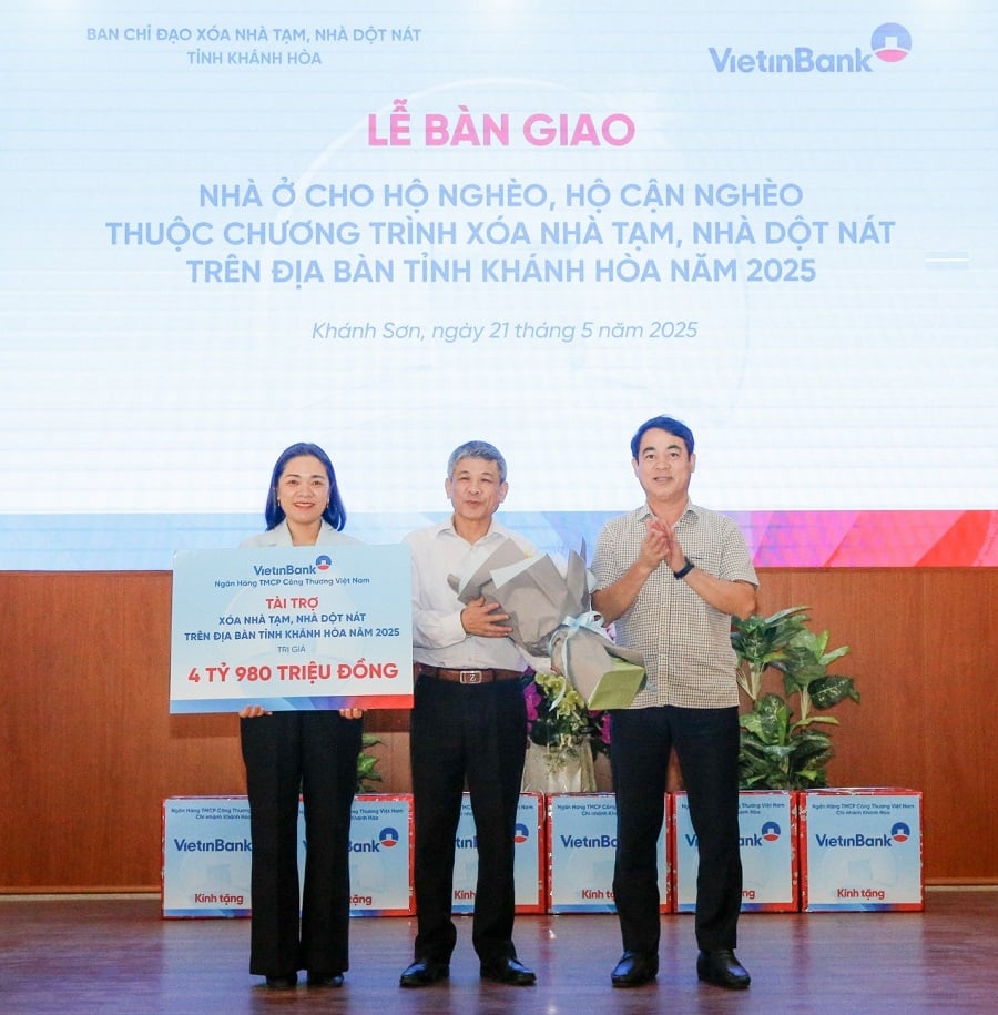 ក្រុមប្រឹក្សាភិបាលភាសាអង់គ្លេស 1 ច្បាប់ចម្លង