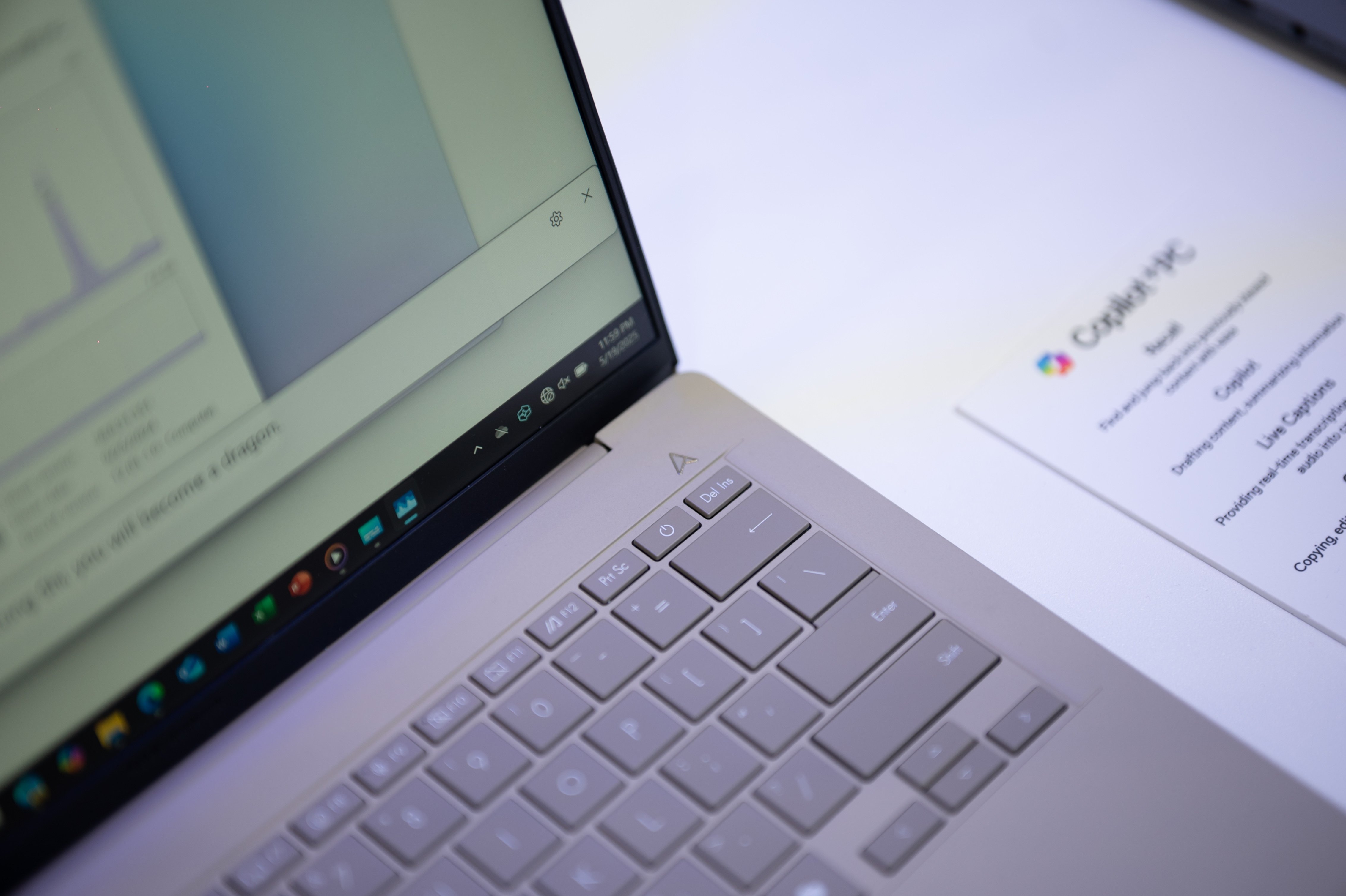 laptop asus snapdragon anh 8