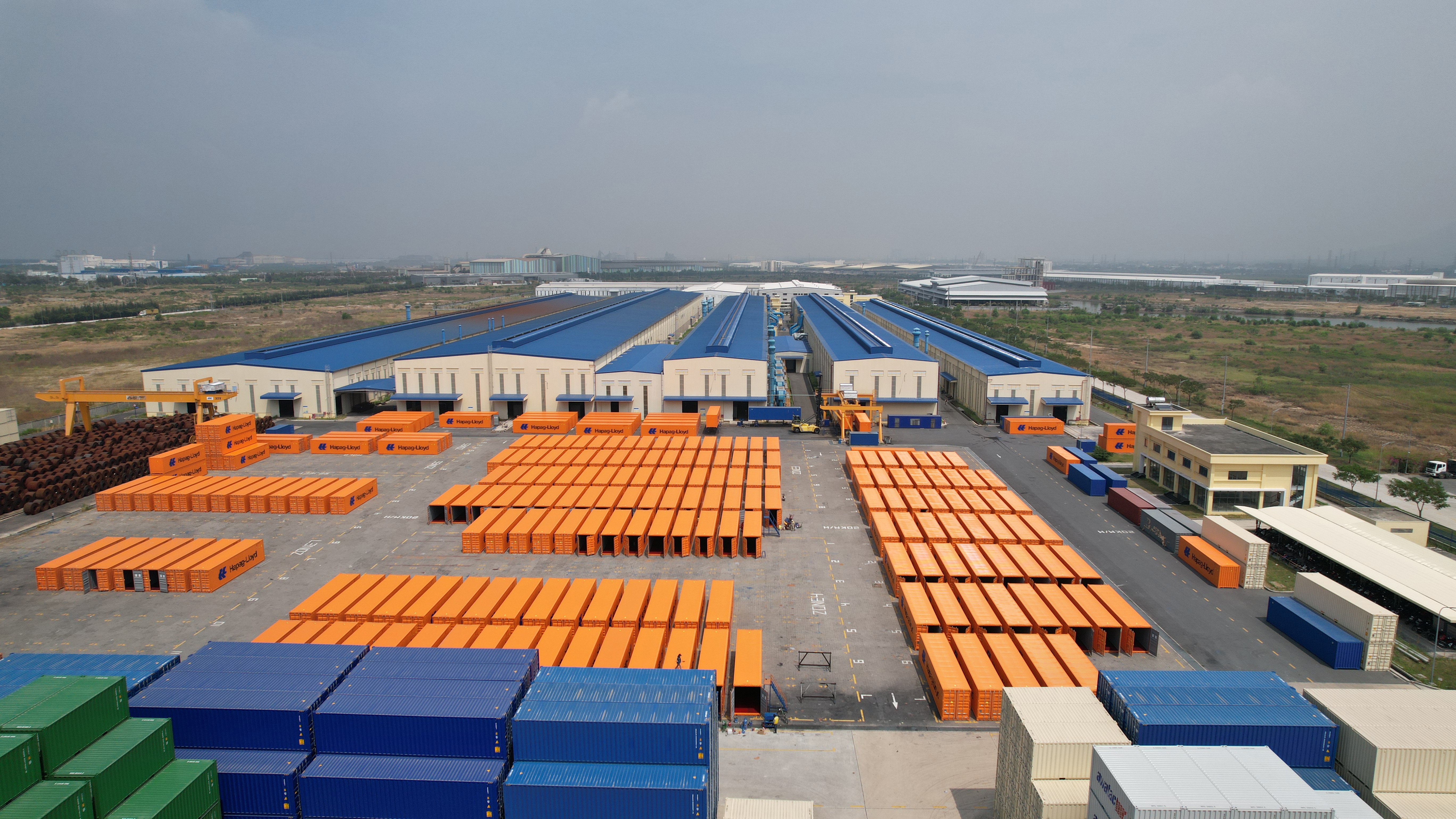 Tập đoàn Hòa Phát đang xây dựng chuỗi giá trị sản xuất container với nhiều dự án tại Bà Rịa-Vũng Tàu. Trong ảnh: Toàn cảnh dự án nhà máy sản xuất container của Hòa Phát tại TP.Phú Mỹ.