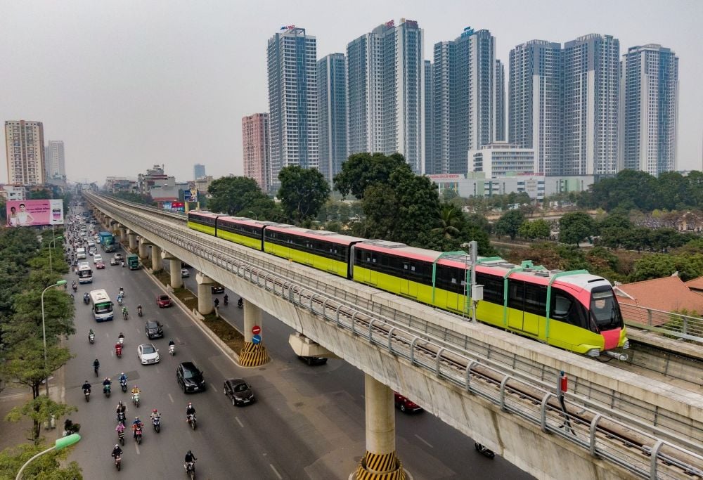 Trains of Urban Railway Project No. 3, Nhon - Hanoi Station section.