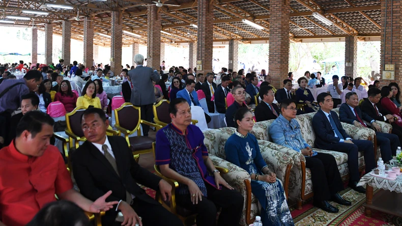 Feier zum 135. Geburtstag von Präsident Ho Chi Minh in der Provinz Nakhon Phanom, Thailand, Foto 4