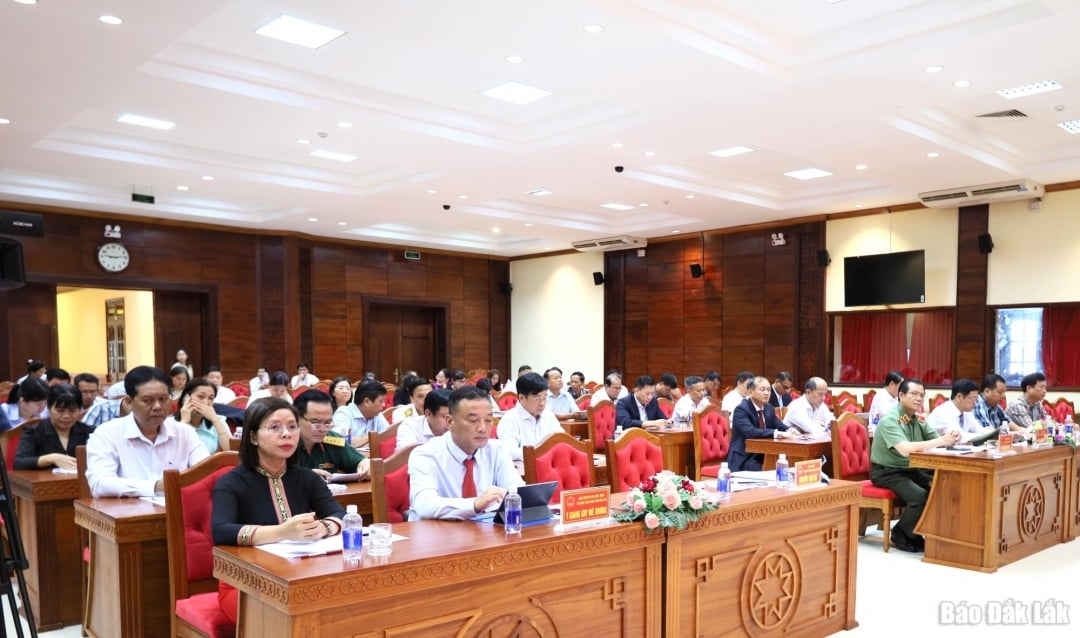Các đại biểu tham dự hội nghị.