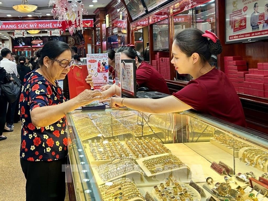 តម្លៃមាសថ្ងៃនេះ 21/05/2025 តម្លៃមាសក្នុងស្រុក និងពិភពលោកកំពុងក្តៅគគុក ត្រឡប់ទៅរកកំណត់ត្រាចាស់វិញ