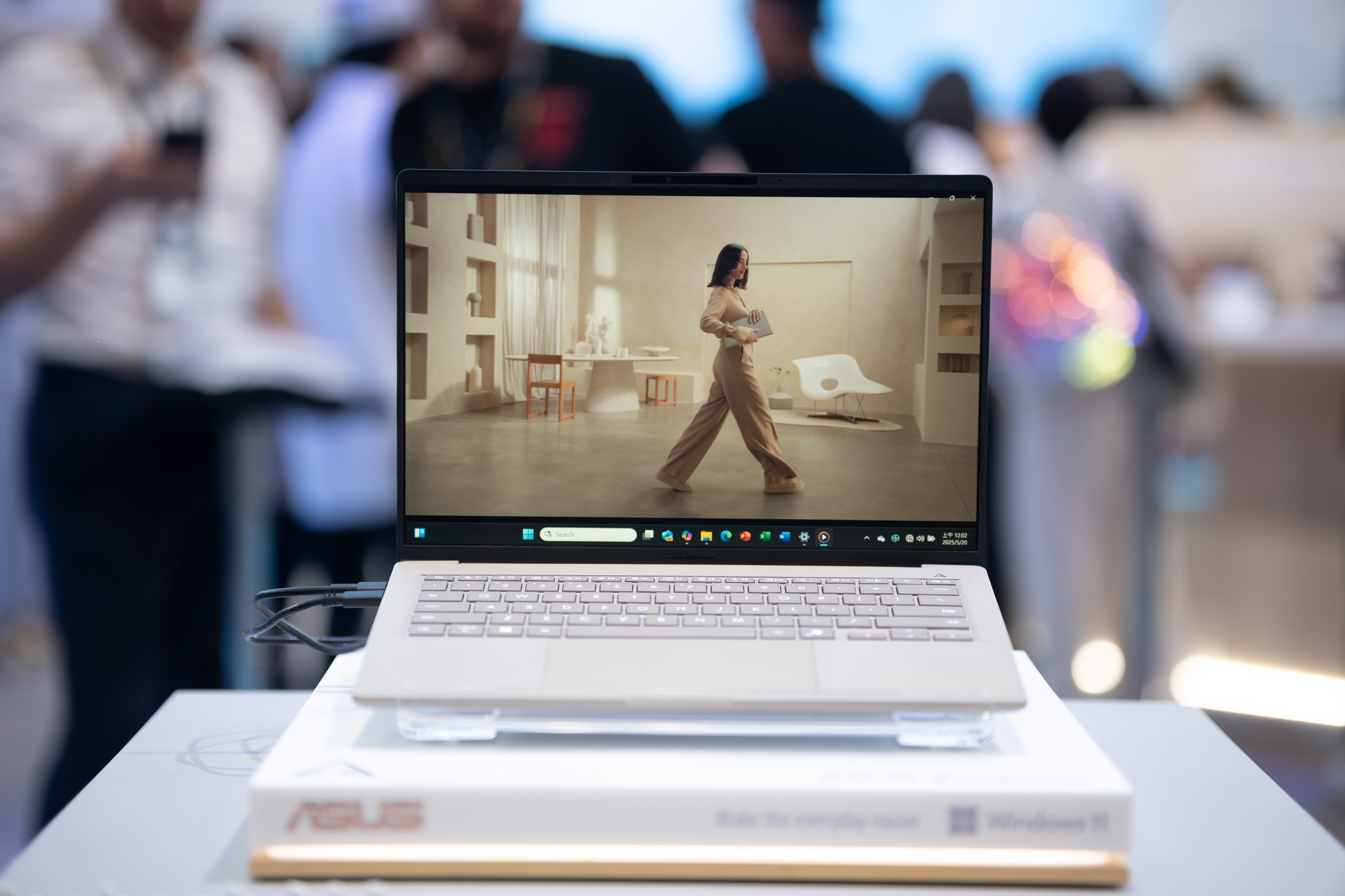 laptop asus snapdragon anh 3
