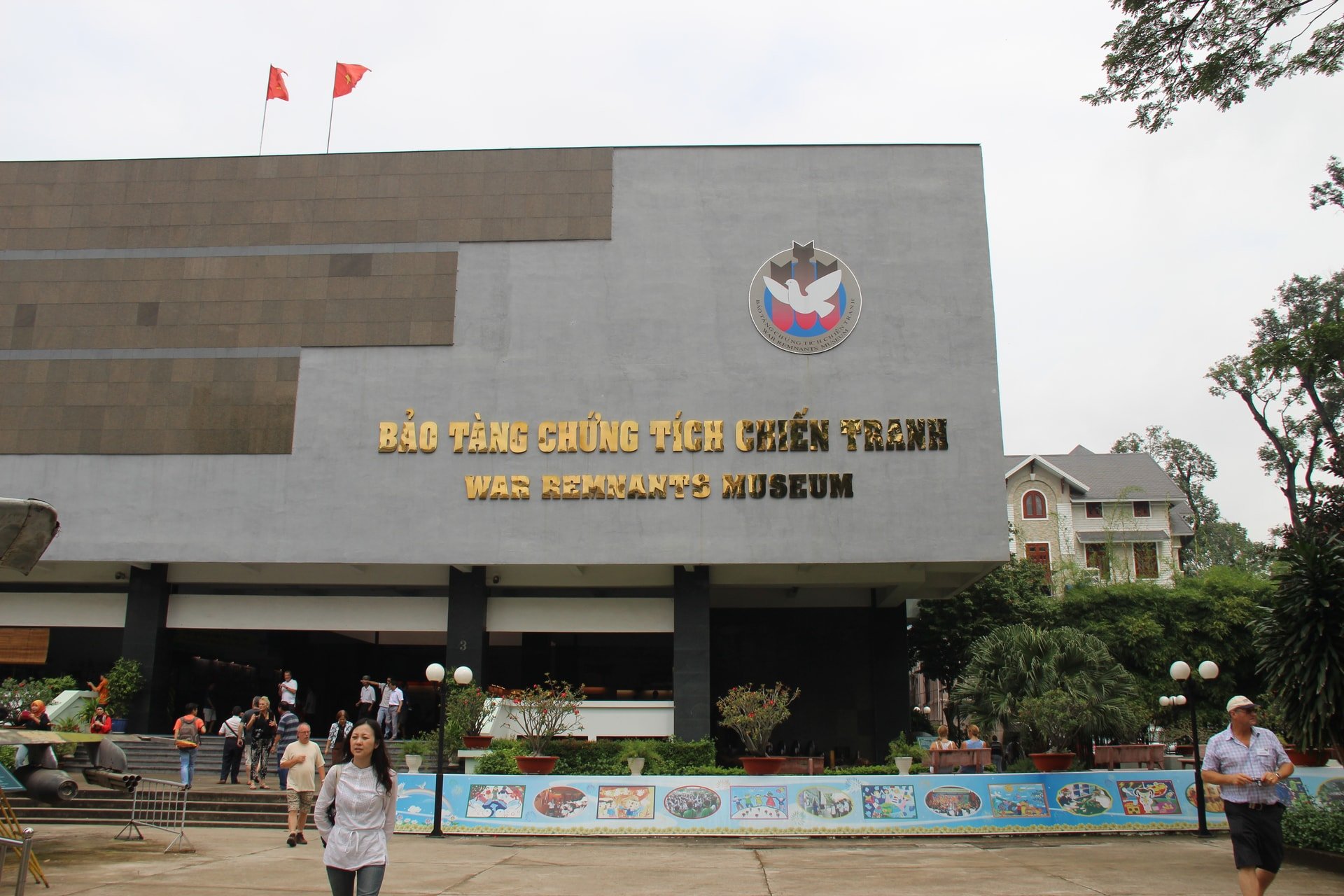 Museo de los Restos de Guerra – Wikipedia en vietnamita