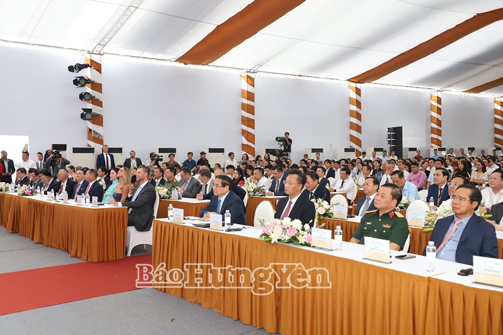 Các đại biểu dự lễ khởi công dự án