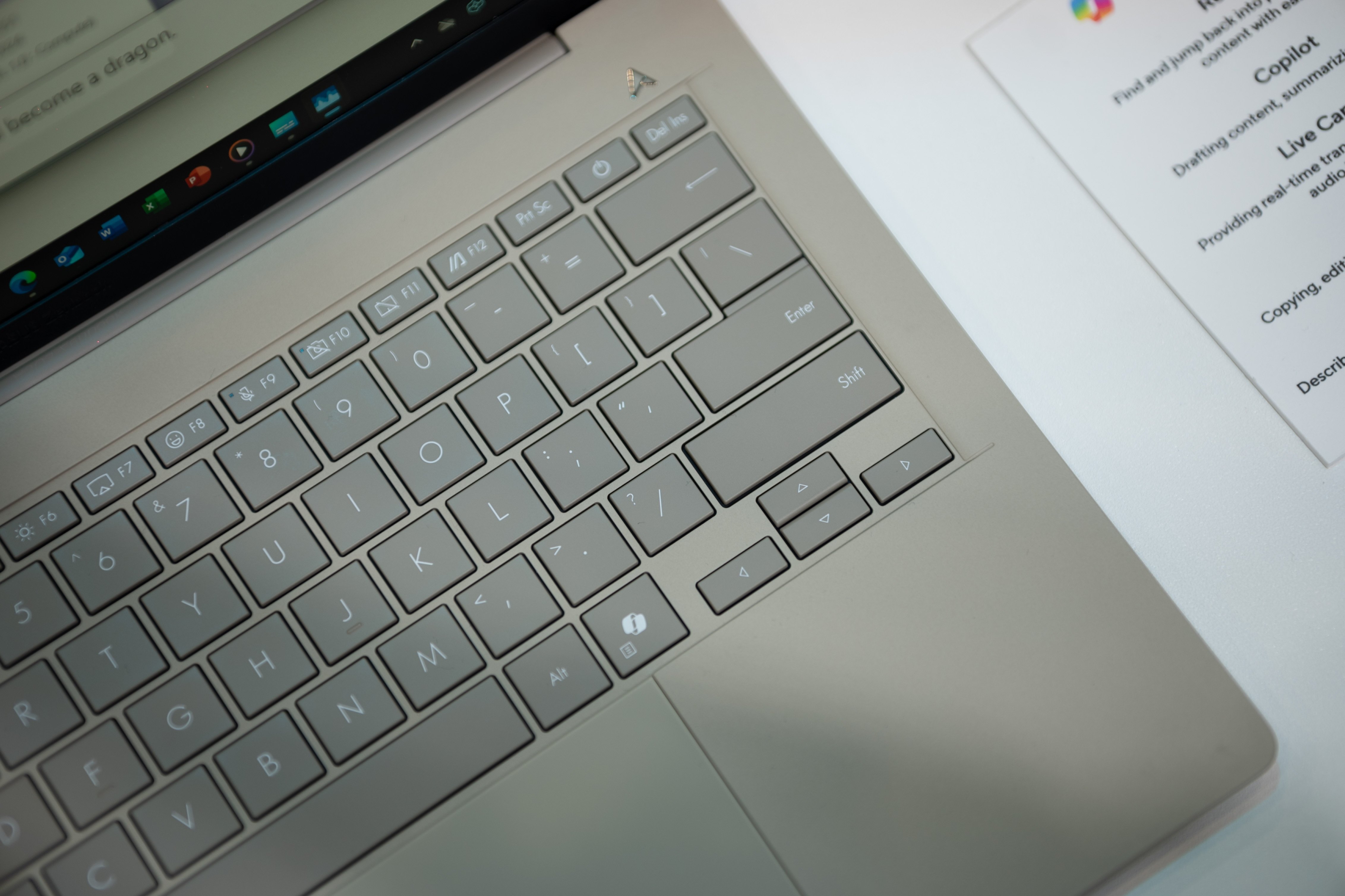 laptop asus snapdragon anh 7