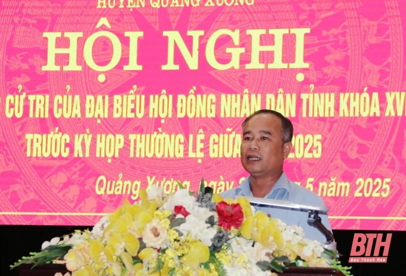 ប្រធានគណៈកម្មាធិការរណសិរ្សមាតុភូមិខេត្ត Pham Thi Thanh Thuy និងគណៈប្រតិភូក្រុមប្រឹក្សាប្រជាជនខេត្តបានជួបជាមួយអ្នកបោះឆ្នោតស្រុក Quang Xuong។