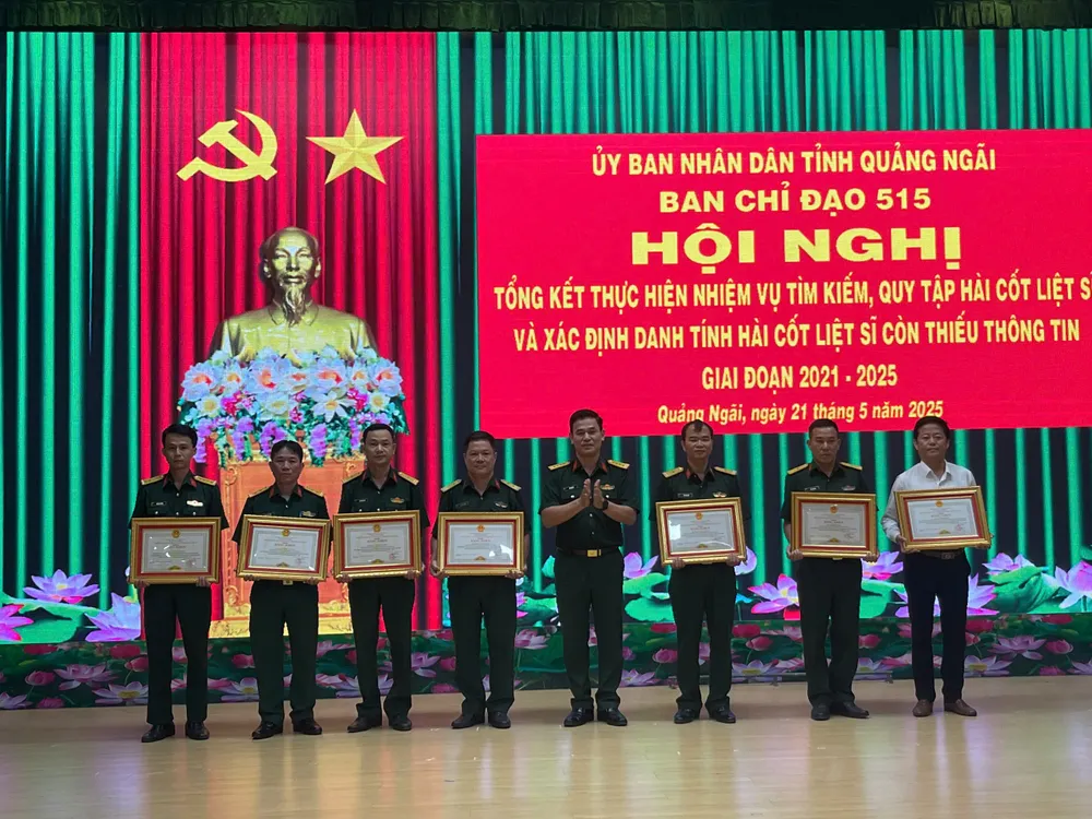 khen thưởng
