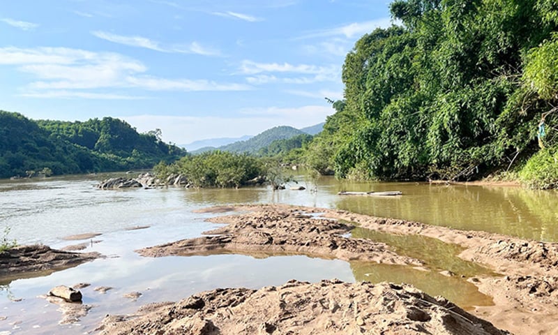 Sông Gianh đoạn qua thôn Kim Tiến, xã Kim Hóa, nơi cháu M. đuối nước.