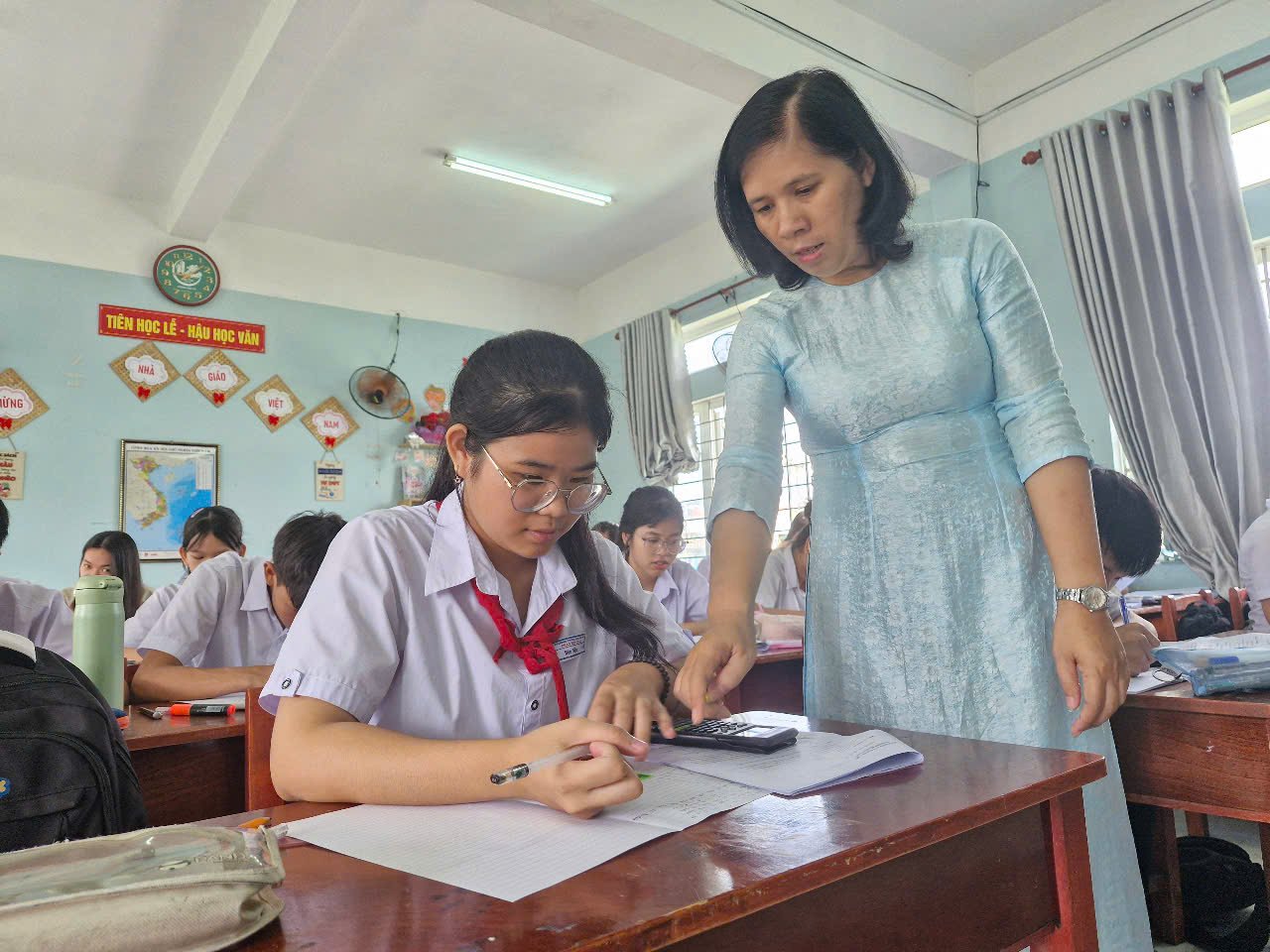Học sinh 'chạy nước rút' ôn thi lớp 10: Cần điểm tựa giải tỏa tâm lý - Ảnh 3.