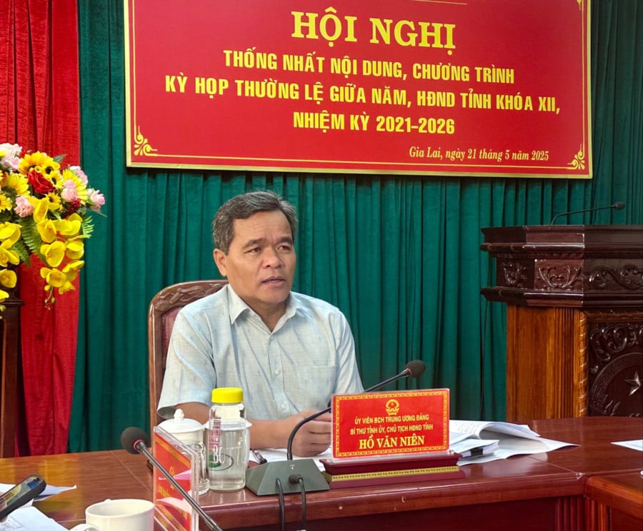dong-chi-ho-van-nien-uy-vien-ban-chap-hanh-trung-uong-dang-bi-thu-tinh-uy-chu-tich-hdnd-tinh-phat-bieu-chi-dao-tai-hoi-nghi-anh-ha-duy-382-5712.jpg