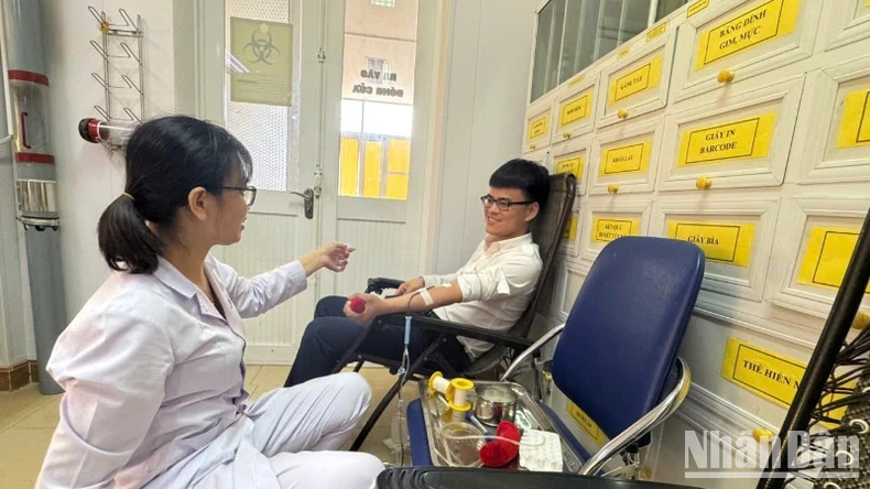 Need to be proactive and flexible in finding blood sources for emergency services in Ha Tinh photo 2