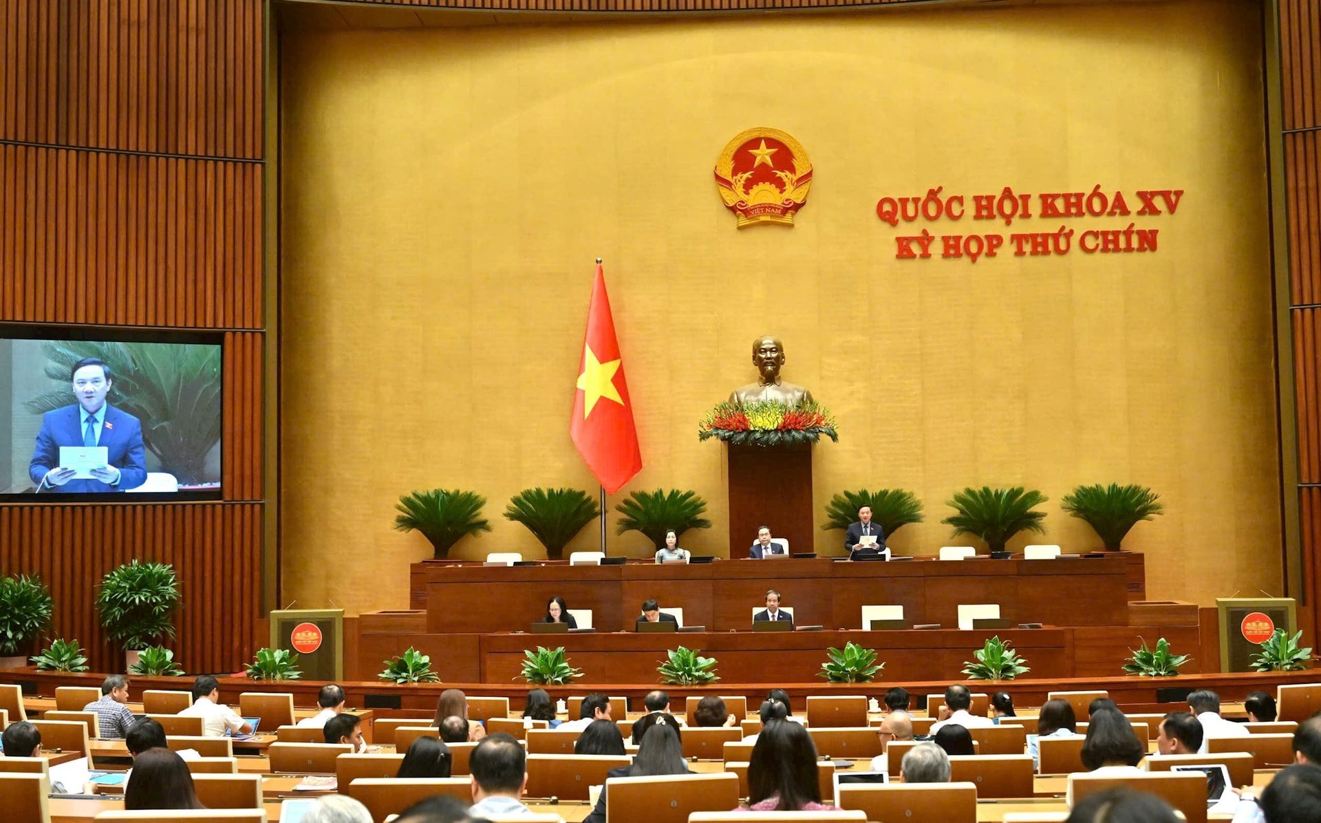 hoc-phi1.jpg