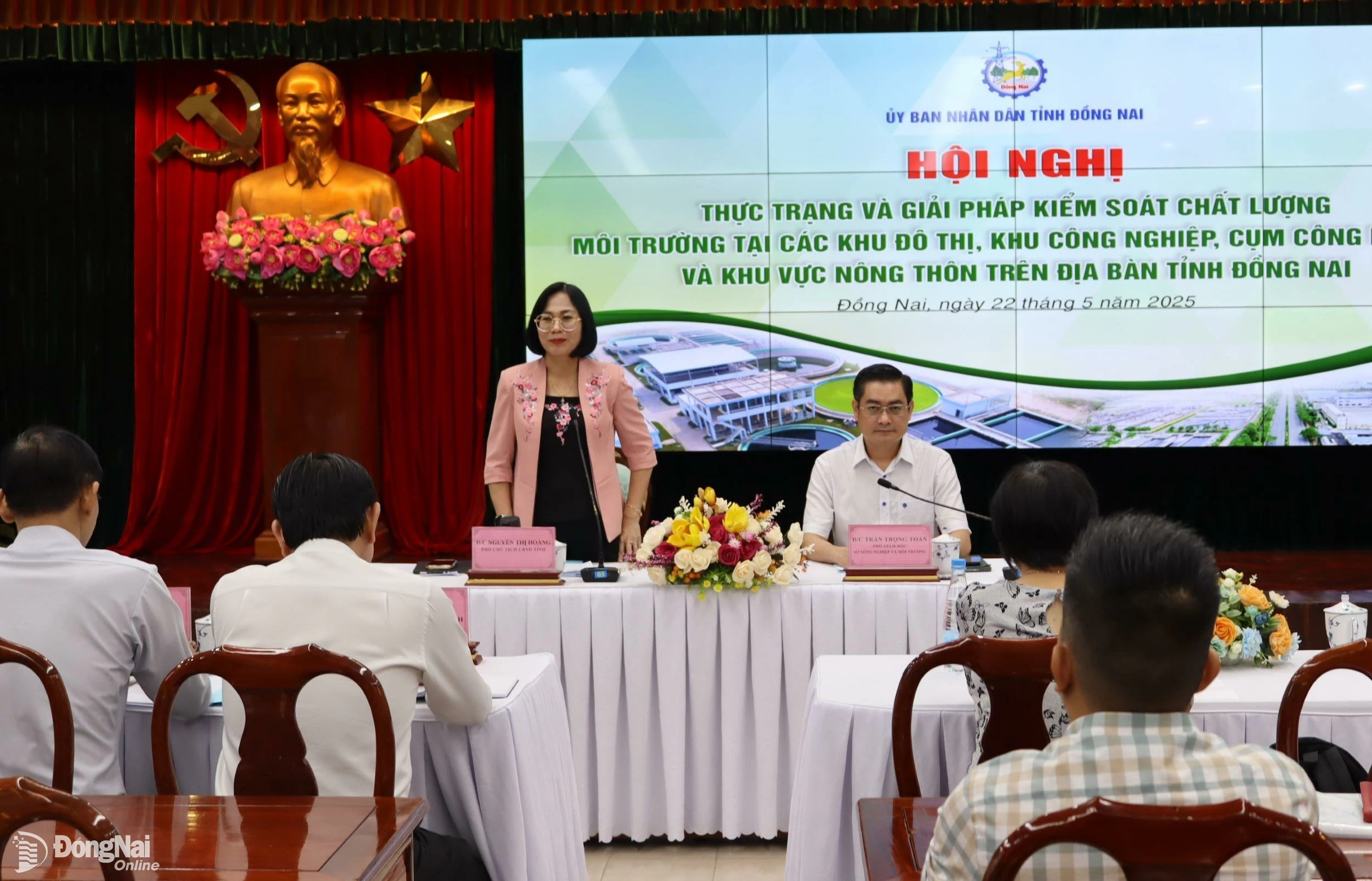 អនុប្រធានគណៈកម្មាធិការប្រជាជនខេត្ត Nguyen Thi Hoang ថ្លែងមតិក្នុងសន្និសីទ។ រូបថត៖ Hoang Loc