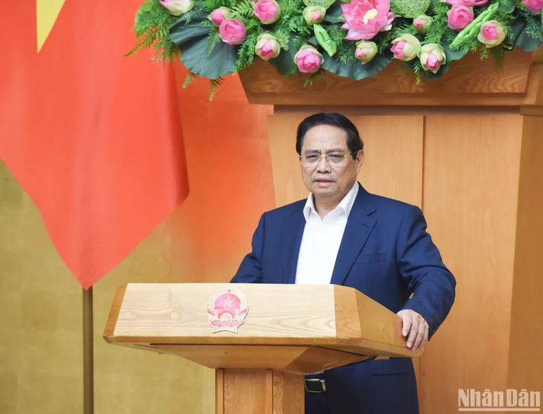 នាយករដ្ឋមន្ត្រី Pham Minh Chinh ធ្វើជាអធិបតីកិច្ចប្រជុំរដ្ឋាភិបាលស្តីពីការបង្កើតច្បាប់នៅខែឧសភា ឆ្នាំ២០២៥ រូបថត ៣