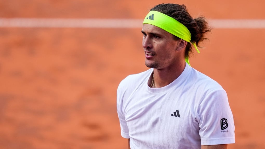 Djokovic tiến vào tứ kết Geneva Open, Zverev chia tay Hamburg Open - 2